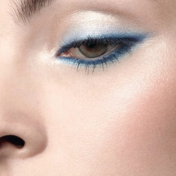 SOLD CHANEL LUMIÈRE DE L’OCÉAN Illuminating Powder - Picture 3 of 10